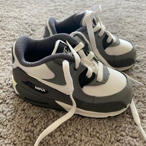 Toddler Nike air max size 6
